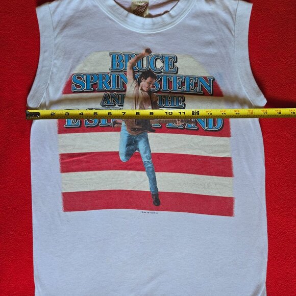 Vintage Bruce Springsteen Sleeveless T-Shirt from the Born in the USA Concert - Picture 6 of 10